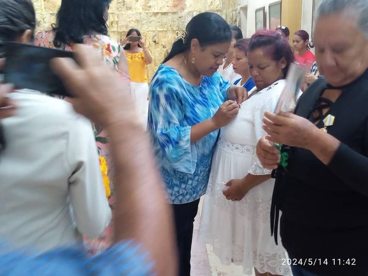 Condecoran a Maricel Borges, destacada ganadera manzanillera // Foto: ANAP Manzanillo