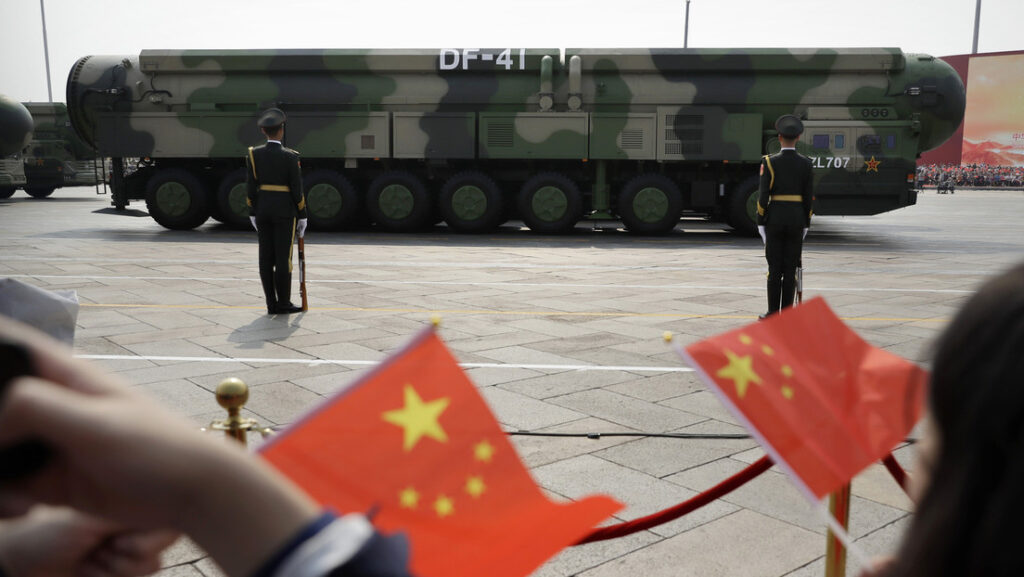 Un desfile para conmemorar el 70 aniversario de la fundación de la China comunista en Pekín, el 1 de octubre de 2019.Mark Schiefelbein / AP