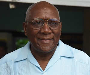 El vicepresidente de Cuba, Salvador Valdés Mesa, calificó al proceso refrendario sobre el Código de las Familias como una jornada histórica, tras depositar su voto en el Colegio electoral número uno del capitalino municipio de Playa, en La Habana.