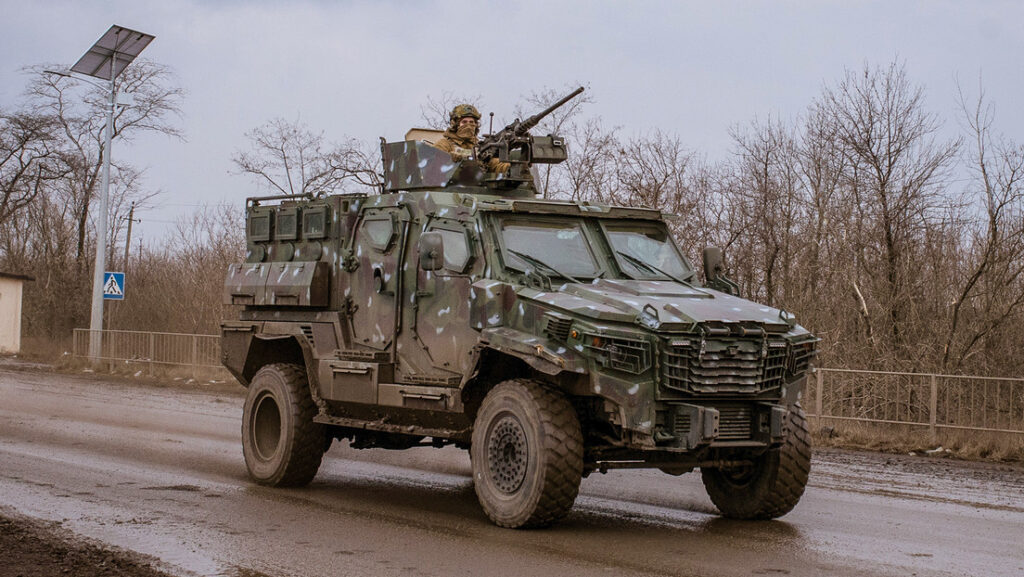 Un vehículo blindado Senator de las Fuerzas Armadas de Ucrania. Donbass, 7 de marzo de 2023.Andre Luis Alves / Anadolu Agency / Gettyimages.ru