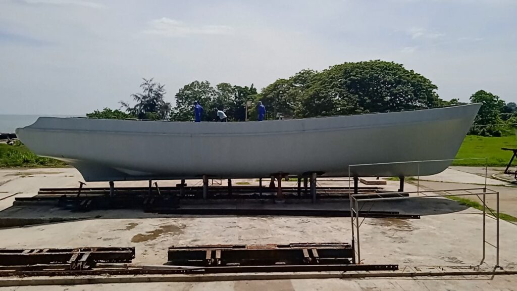 Con 26 metros de eslora es una embarcación única en Cuba // Foto: Marlene Herrera