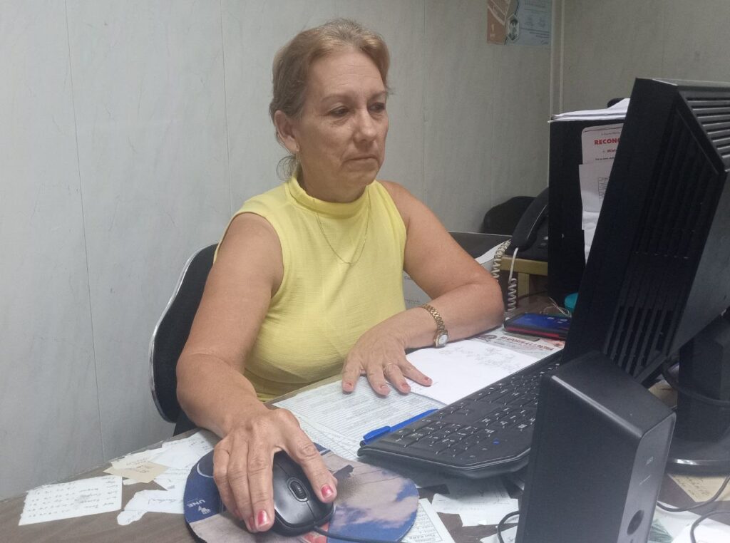 Miriam Pérez Cortés, una ingeniera manzanillera que ha dedicado su vida a tan importante profesión // Foto: Claudia Sánchez
