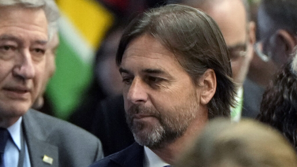 El presidente uruguayo, Luis Lacalle Pou en la 64a Cumbre de Mercosur. Asunción, Paraguay, 8 de julio de 2024.Jorge Saenz / AP