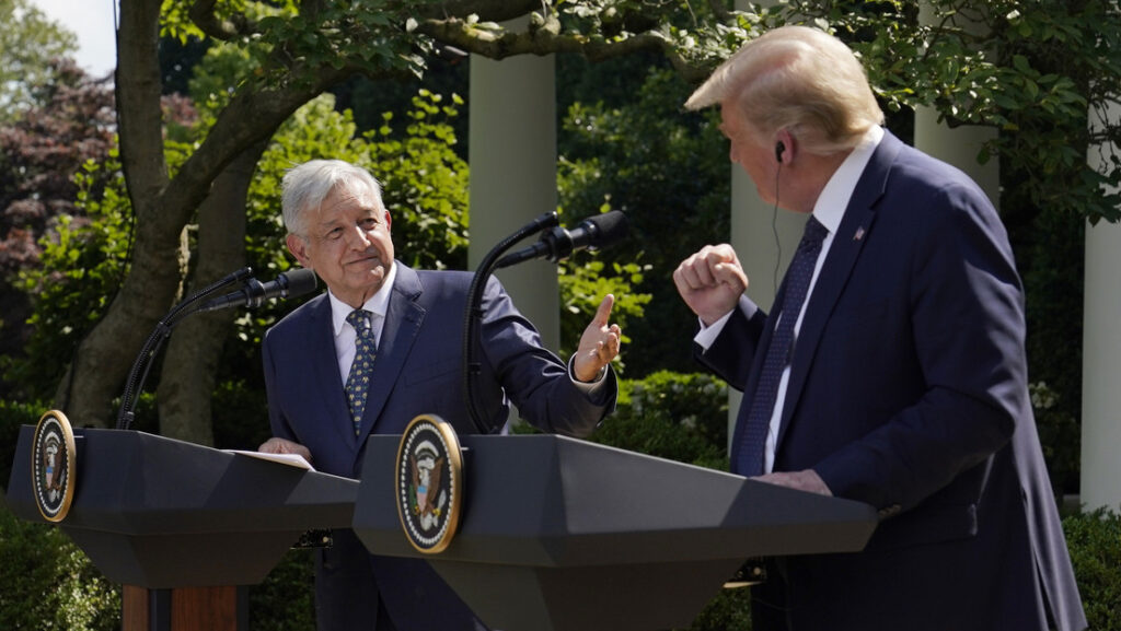 Andrés Manuel López Obrador y Donald Trump durante un evento bilateral en la Casa Blanca, 8 de julio de 2020.Evan Vucci / AP