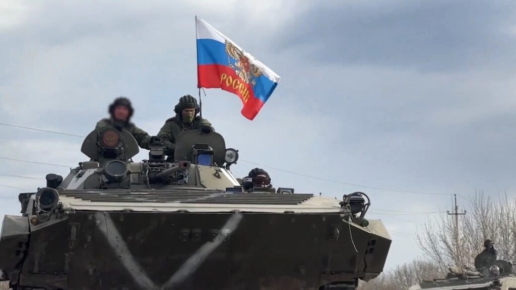 Unidades de las Fuerzas Armadas rusas avanzan por asentamientos durante la operación militar especial en Ucrania.Ministerio de Defensa de Rusia / Sputnik