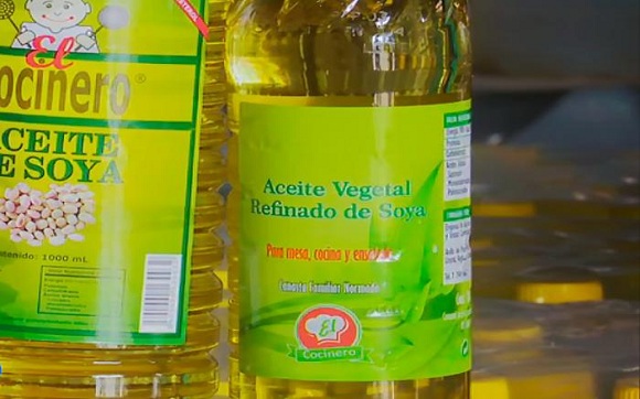 El aceite es uno de los productos cuyo precio fue topado. Foto: Archivo.