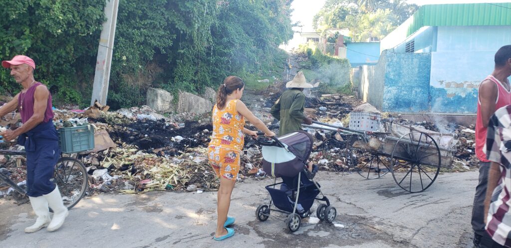 Basurero del mercado La Kaba, tomada hace unos días atrás // Foto Lilian Salvat Romero