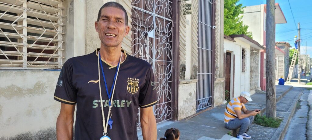 Maikel Torres Martínez, un profesor apasionado por el deporte // Foto Katherine Cedeño Aleaga