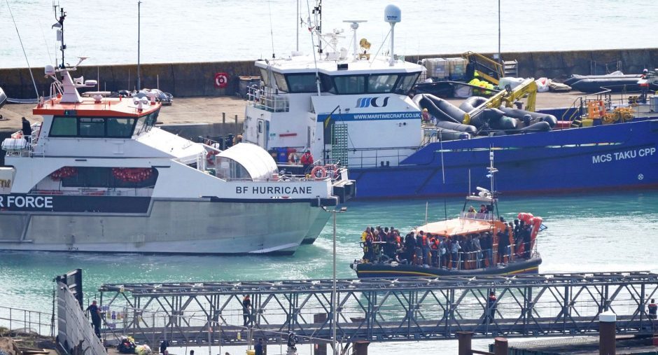 Al menos 12 muertos en el naufragio de una embarcación que intentaba cruzar el Canal de la Mancha. Foto: RTVE