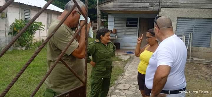 La presidente del Gobierno en Manzanillo visita zonas vulnerables ante el paso de la tormenta tropical // Foto: Manzanillo Cam