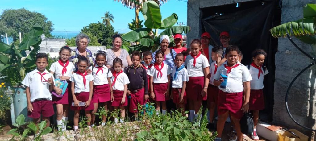 Niños de uno de los círculos de interés del Patio La Rosita