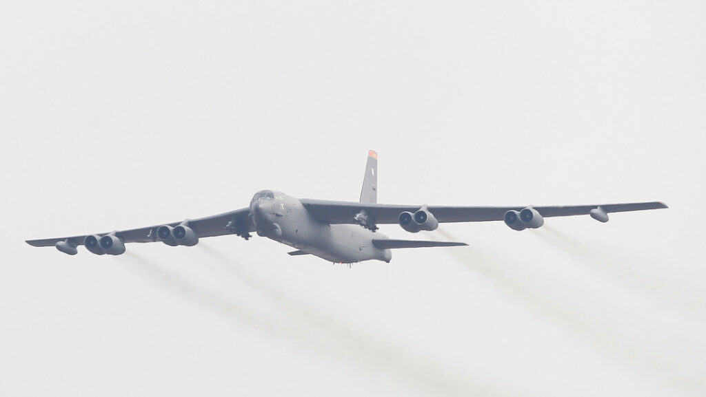 Un bombardero B-52 de la Fuerza Aérea de EE.UU.Chung Sung-Jun / Gettyimages.ru