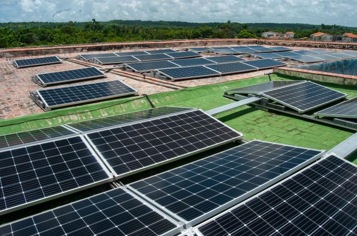  Las entidades grandes consumidoras deberán asegurar el 50 % de su consumo en el horario pico diurno con FRE. Foto: Dunia Álvarez Palacios 