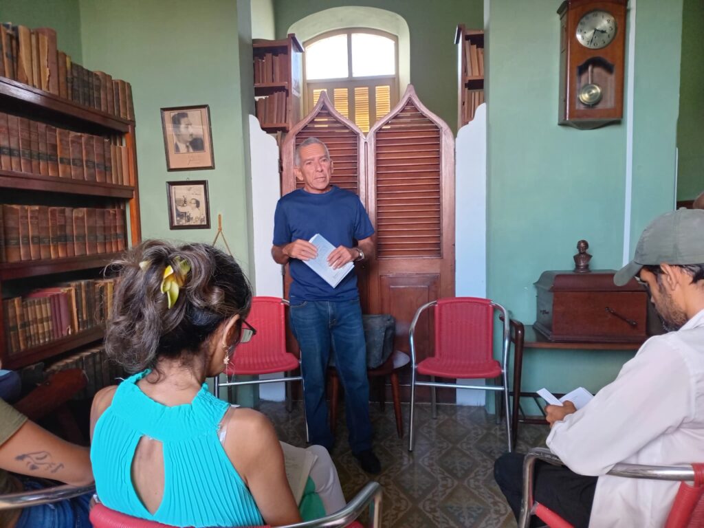 Ángel Larramendi, en el conversatorio de la Jornada Leer la historia // Foto: Claudia Sánchez