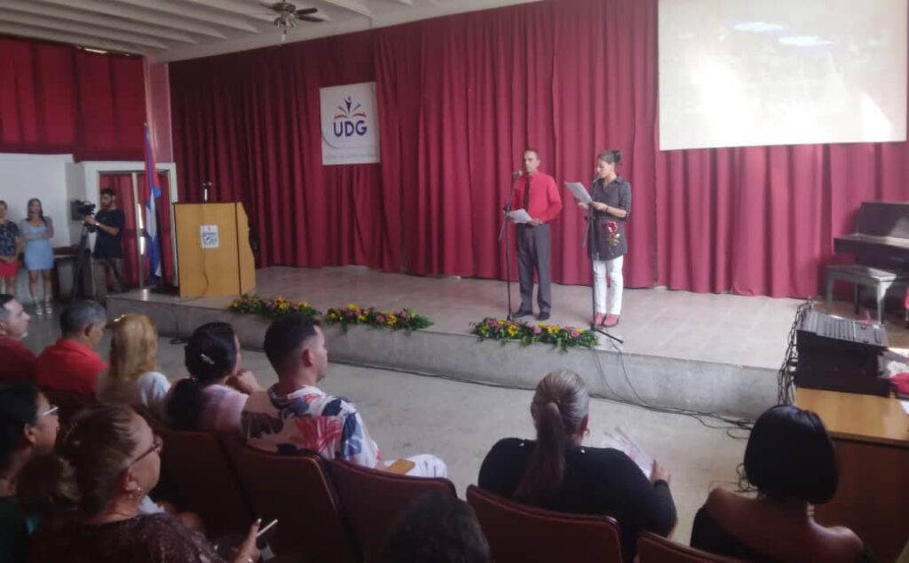 celebran día de educador en Campus Blas Roca Calderío // Foto: Samantha Cabrera
