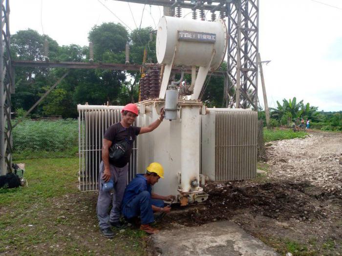 El robo del aceite del transformador anterior obligó al montaje e instalación de otro transformador potente, para proveer energía a varias comunidades. Foto: Bárbara Vila
