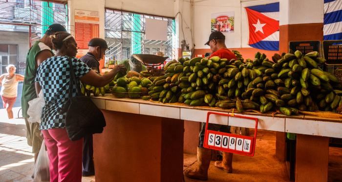  Se debe perfeccionar la integración de los factores para preservar el orden y el control en la identificación de violaciones de precios. Foto: Juvenal Balán 