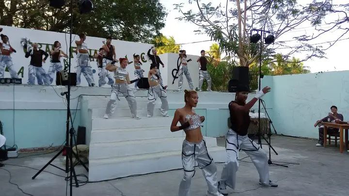 Grupo Coral dance // Foto: tomada de Facebook