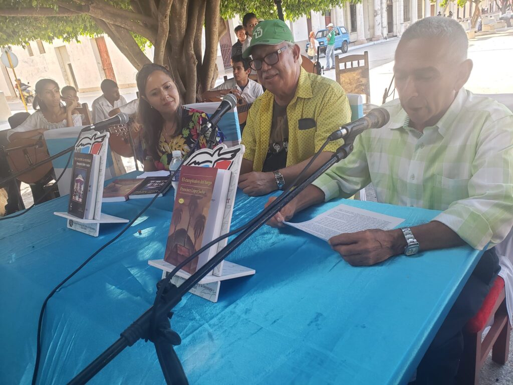 Durante la presentación de la novela El cumpleaños de fuego, en la edición de la Feria del Libro del 2024 // Foto: Lilian Salvat (Archivo RG)