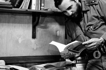 Fidel sabía que la mejor herramienta que debía poseer su pueblo para defender y mantener la libertad conquistada, era la cultura. Autor: Tomada de Cubadebate 
