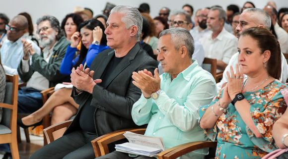 Miguel Díaz-Canel, presidente de la República, durante la inauguración de la XXXIII Feria Internacional del Libro de La Habana. Fotos: Abel Padrón Padilla/ Cubadebate.