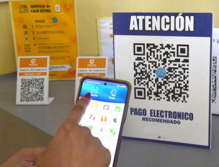 En no pocos lugares, el código QR debería enmarcarse, porque parece más un ornamento que algo útil. Foto: Ricardo López Hevia