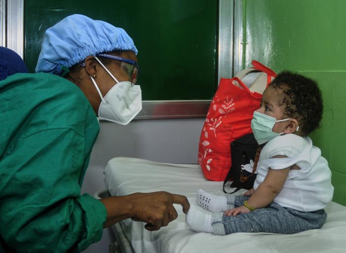  El personal de salud, los niños y sus acompañantes llegan a ser como una familia. Foto: Endrys Correa Vaillant 
