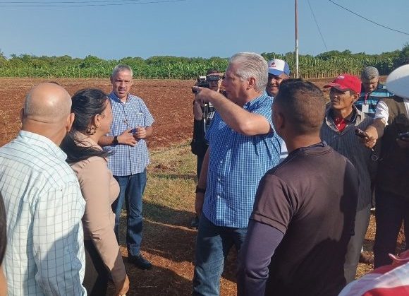 El primer secretario del Comité Central del Partido Comunista de Cuba y presidente de la República, Miguel Díaz-Canel Bermúdez, llegó este miércoles a la provincia de Granma, como parte de su sistema de trabajo. Foto: Susel Dominguez Serrano.