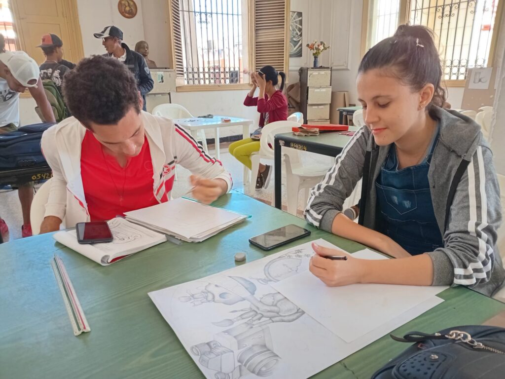 Arlet Reyes, estudiante de cuarto año de Medicina y artista aficionada // Foto: Claudia Sánchez