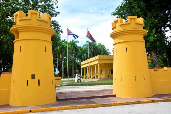 Entrada al entonces cuartel Carlos Manuel de Céspedes, de Bayamo. Foto: Armando Ernesto Contreras Tamayo