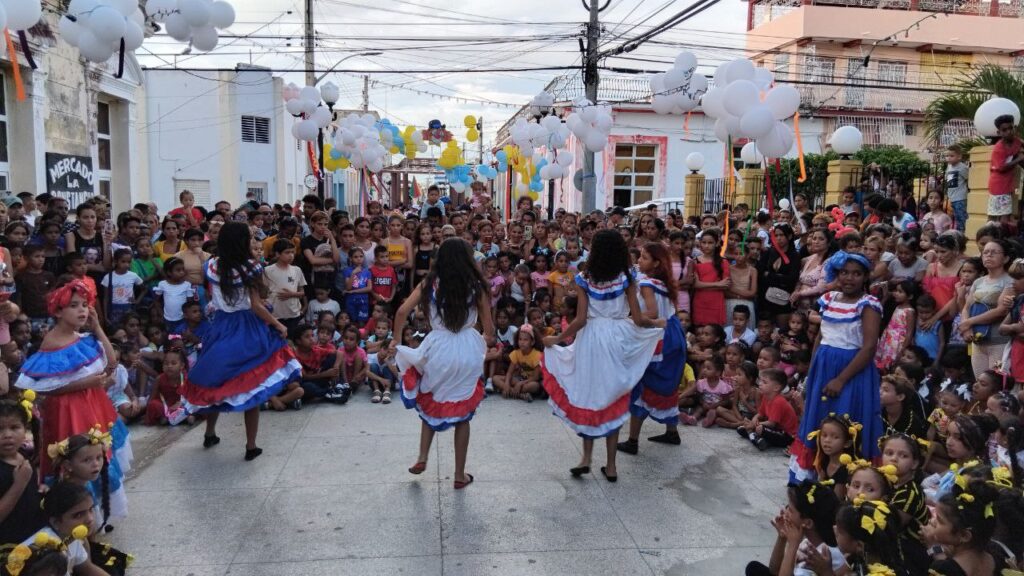 En Manzanillo se proponen más de 100 actividades en barrios y comunidades para la etapa estival. Imagen ilustrativa //Foto: Eliexer Pelaez Pacheco