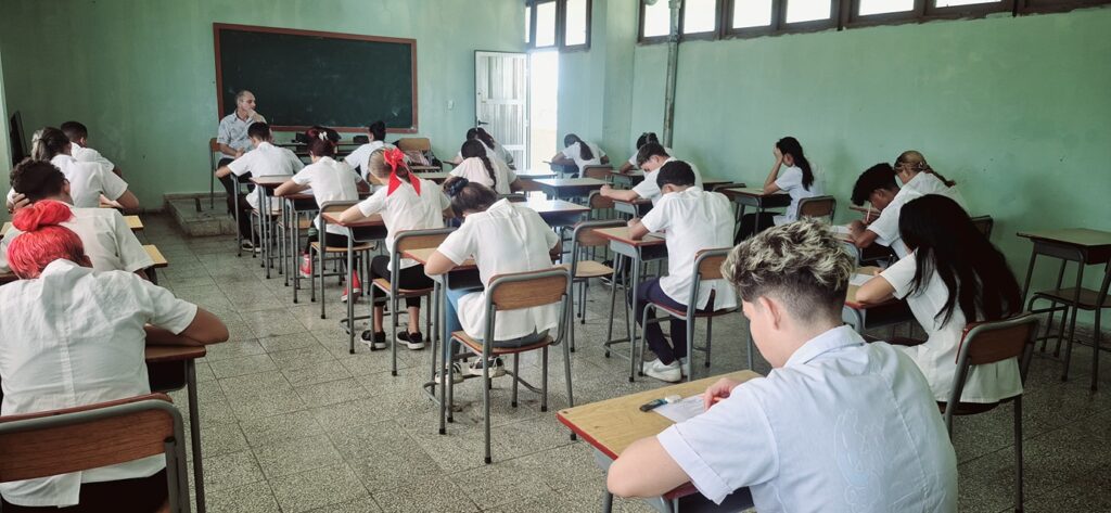 Imagen ilustrativa: foto tomada durante los exámenes en la Enseñanza Técnica Superior // Foto: página Facebook Universidad de Ciencias Médicas de Granma