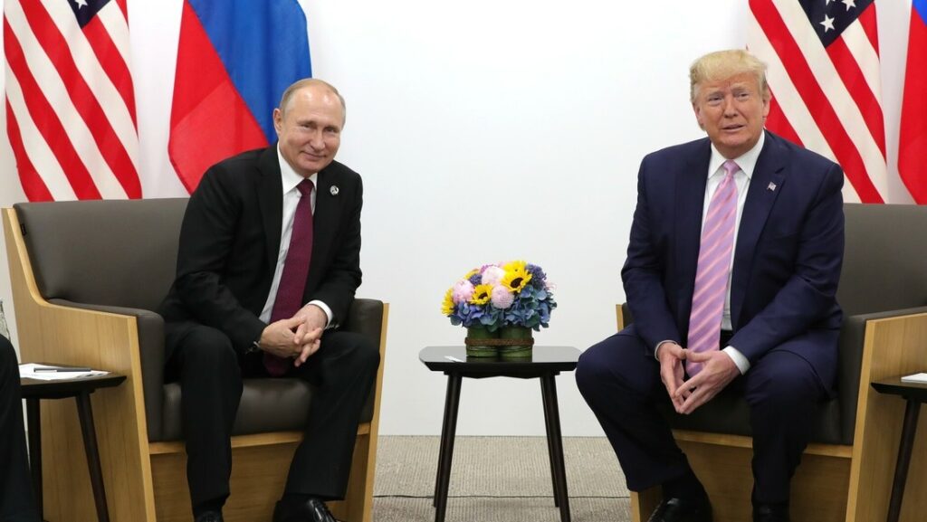 Vladímir Putin y Donald Trump en la cumbre del G20 en Osaka, Japón, en 2019.The Kremlin Moscow / Legion-Media