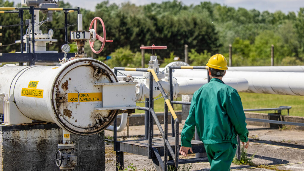 Refinería de petróleo en Szazhalombatta, Hungría, el 24 de mayo de 2022.Janos Kummer / Gettyimages.ru