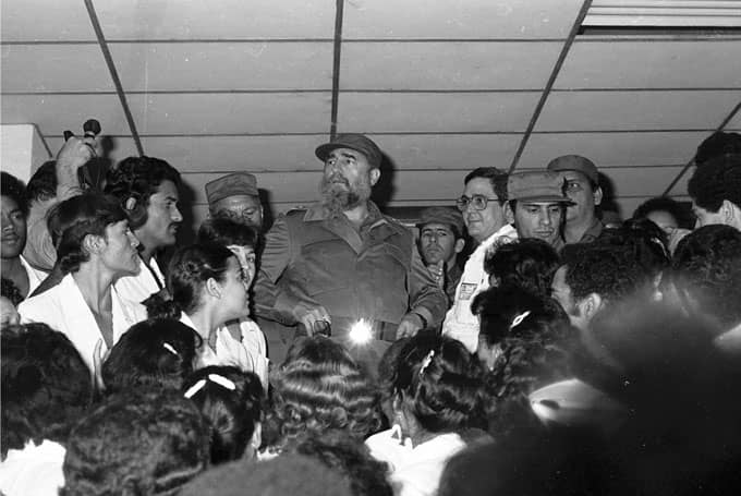 Fidel entre los manzanilleros
// Foto: Rafael Martínez Arias (La Demajagua)