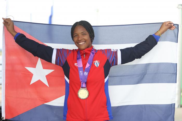 A Yisnoly López nadie le pudo ganar en la canoa monoplaza a 200 metros. Foto: Mónica Ramírez