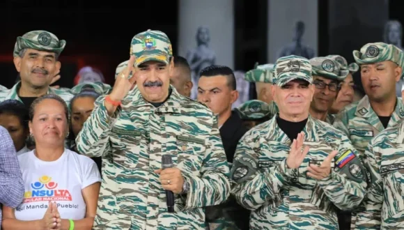 Este viernes el presidente venezolano activó las Unidades Comunales Milicianas en los 5 336 circuitos comunales de la nación. Foto: Prensa Presidencial