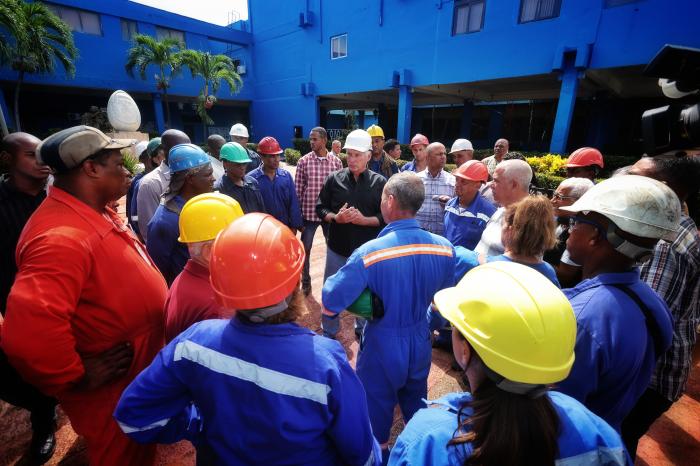  La unidad cinco de la termoeléctrica del Mariel sincronizará en breve, con 65 megawatts. Foto: Alejandro Azcuy 