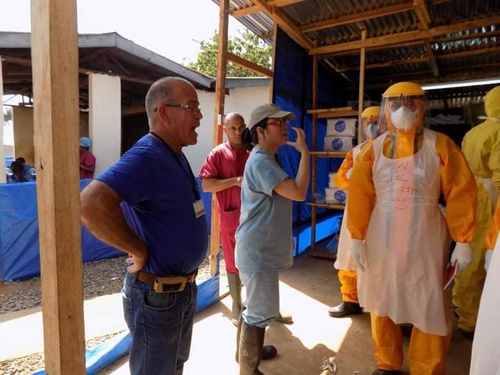 Foto tomada del perfil de facebook del manzanillero Leonardo Ramírez que combatió el ébola en África