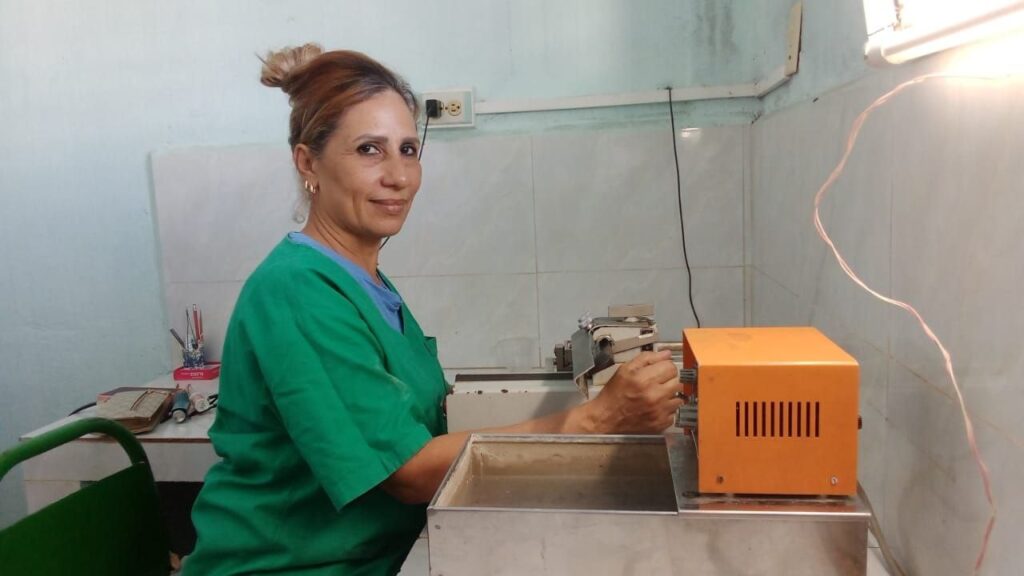 Nubia Cruz Acosta es Licenciada en Citohistopatología // Foto: Erenia Tamayo Torres