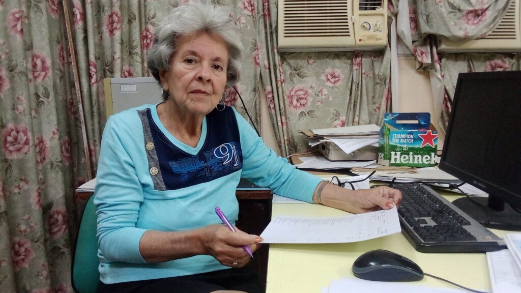 Marcia Leyva Casas después de su jubilación se reincorporó a sus labores estadísticas // Foto Erenia Tamayo Torres