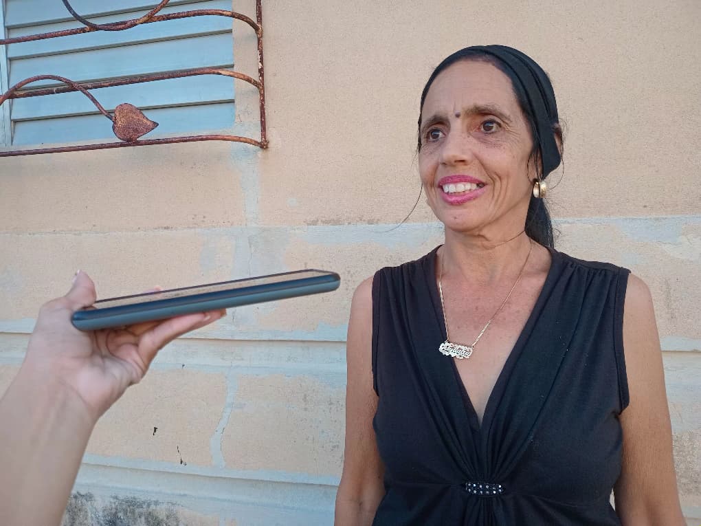 Migdalia de la Rosa Aguilera, fiel oyente de Radio Granma // Foto: Claudia Sánchez