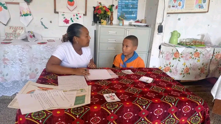 Ejercicios de desarrollo //Foto: cortesía de Eyisel Reyes Rodríguez, jefa del departamento de Enseñanza Especial en Manzanillo.