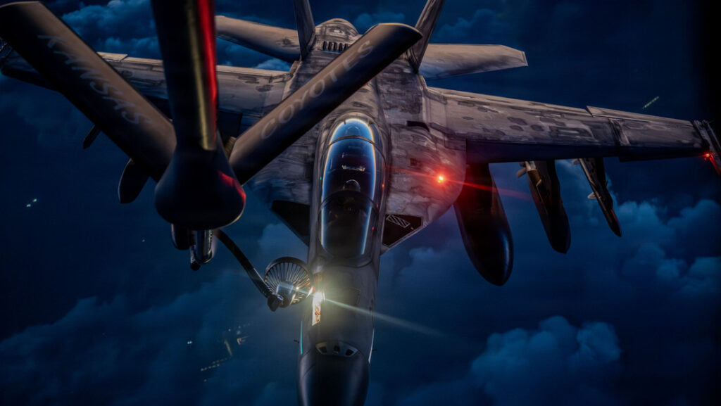 Un avión F/A-18F Super Hornet de la Fuerza Aérea de EE.UU.U.S. Air Force

