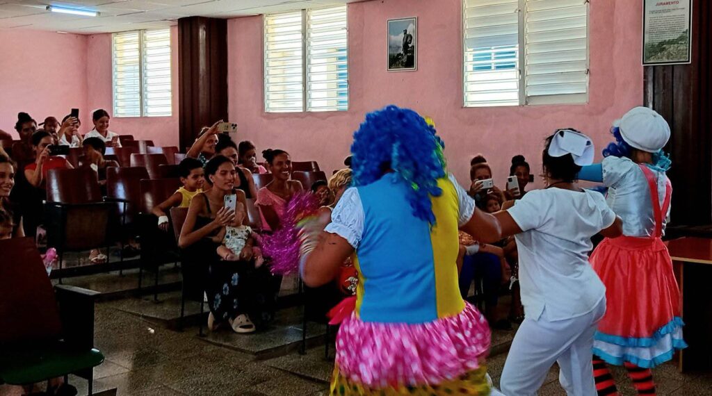 Imagen ilustrativa. Presentación de ATEGUA en el Hospital Pediátrico Provincial Hermanos Cordovés de Manzanillo 