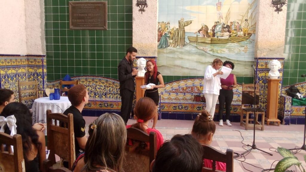 Los instructores de arte manzanilleros preparan sus obras audiovisuales que se llevarán al festival más importante de la Brigada José Martí //Foto: Cortesía de la Casa de Cultura de Manzanillo