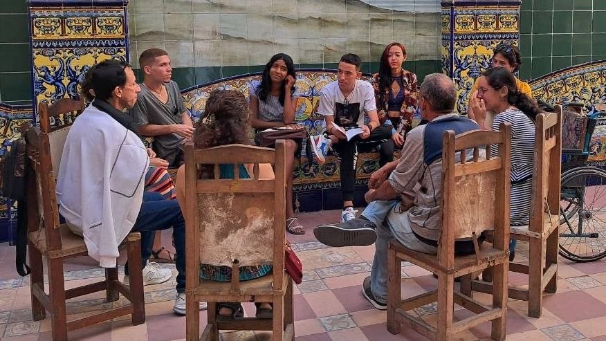 Imagen ilustrativa: taller literario en Casa de Cultura