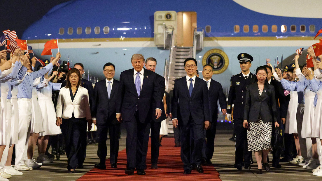 El presidente estadounidense Donald Trump en el Aeropuerto Internacional de Pekín Capital, China, el 13 de mayo de 2026Alex Wong / Gettyimages.ru 