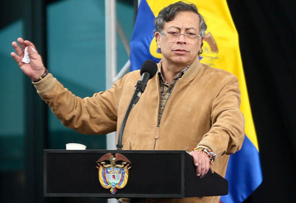 Presidente de Colombia, Gustavo Petro: “Si hay una vanguardia artística y cultural en América Latina se llama Cuba. Si vamos a ver la época del Covid que todos sufrimos, la única sociedad de América Latina y el Caribe que fue capaz de desarrollar una vacuna cuando tocaba (…) que salvó no sé cuántas vidas, empezando por las cubanas, fue Cuba”.