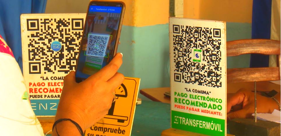 Plataformas de pago cubanas ENZONA y Transfermóvil. // Foto Cubahora